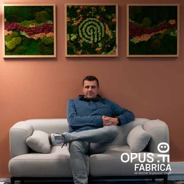 Cédric Hubert, directeur général de Maison OQORDO, pose pour Opus Fabrica